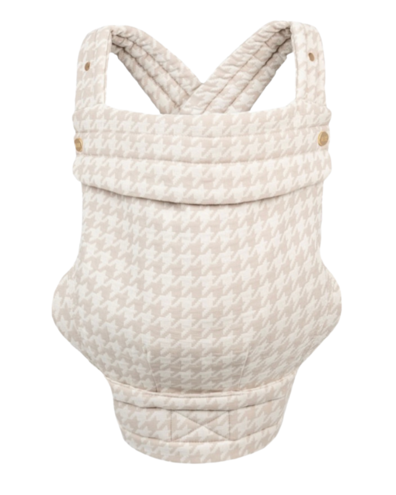 The Mabē Monarch Buckle Carrier in Houndstooth, which is beige and cream houndstooth patterned cotton/linen fabric.