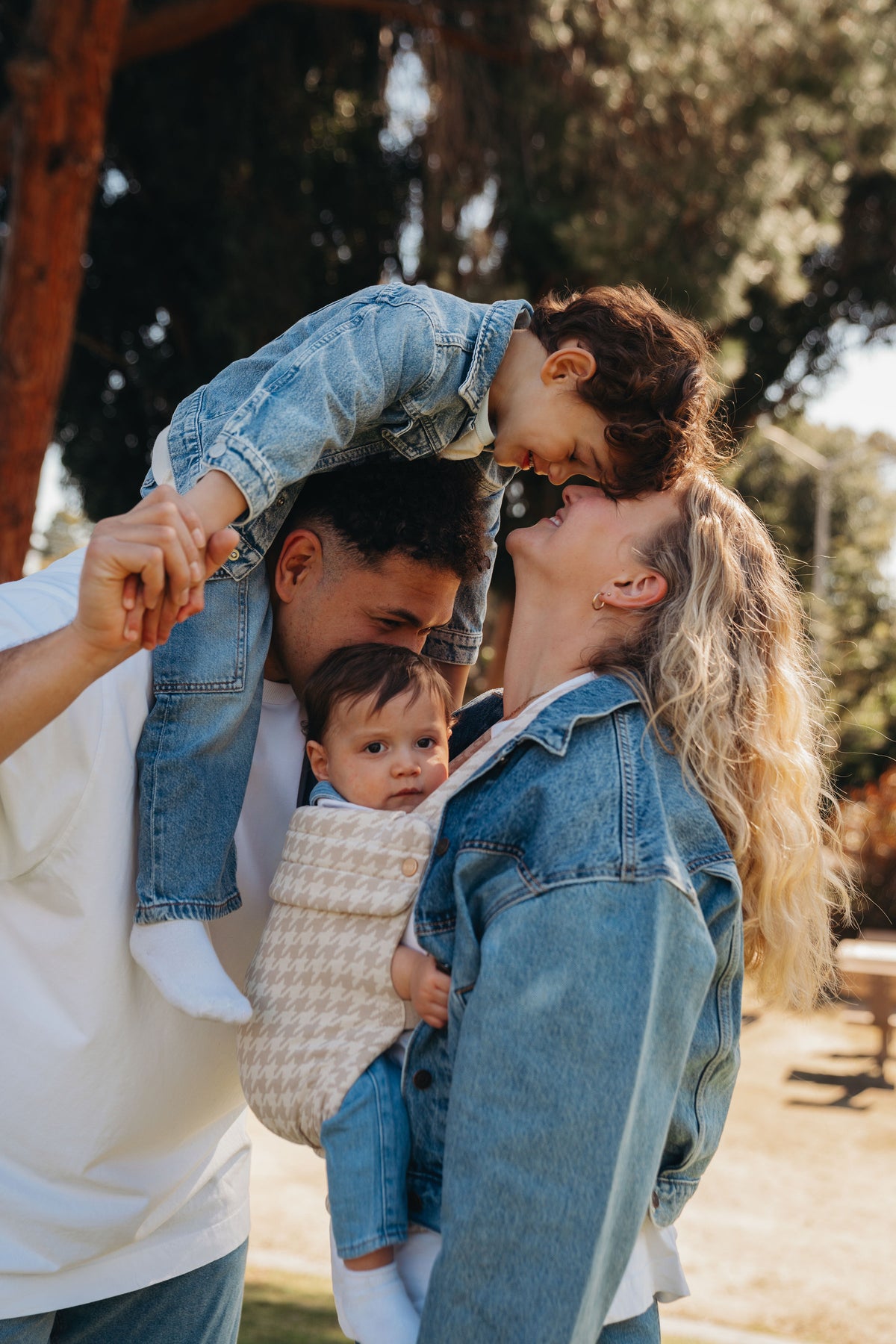 Monarch Baby Carrier - Houndstooth
